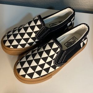 Kids Triangle Print Gum Sneakers 8.5